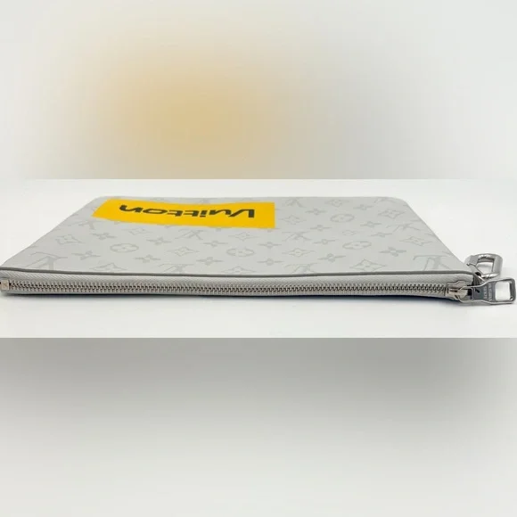 Louis Vuitton White Monogram Antarctica Zip Pouch O-Case Clutch - Picture 8 of 9
